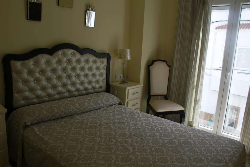Penzion Hostal Flor De Lis- Lojo